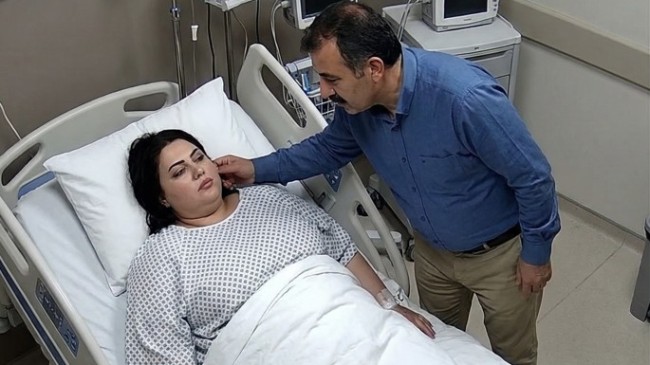 Doktorlar, üç aydır komada olan bir kadını makineden ayırmaya karar verdiler: kocası veda etmek için zaman istedi, eğildi ve kulağına korkunç bir şey fısıldadı