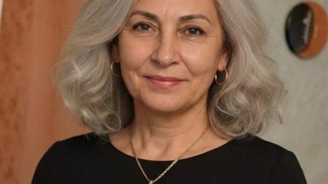 Bir adam beni akşam yemeğine davet etti ama yemek yerine, taşmış kirli bulaşıklarla dolu bir lavabo ve tezgahın üzerine dağılmış yiyeceklerle karşılaştım