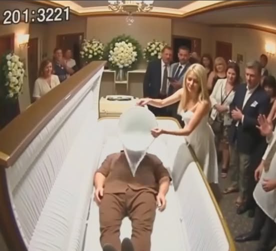 Bir Koca Karısını Sahte Bir Ölımle Kandırmaya Çalıştı