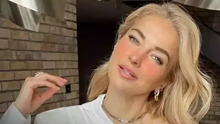 Ünlü Sunucu Burcu Esmersoy’un Kalbini Sızlatan Anıları: Bir Kaybın Gölgesinde