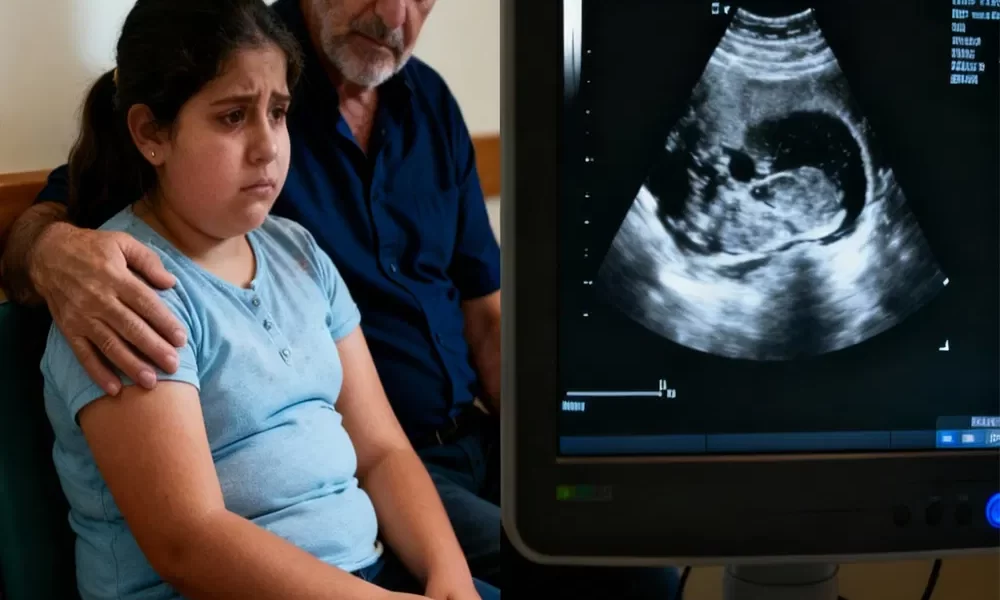 Kliniğe yaptığı bir ziyaret sırasında bir doktor, genç bir kızın babasının yanında tuhaf davrandığını fark eder.