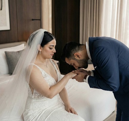 Düğün gecemizde, gözlerim kocamın “aşağıdaki”ne takıldığında sarsıldım ve