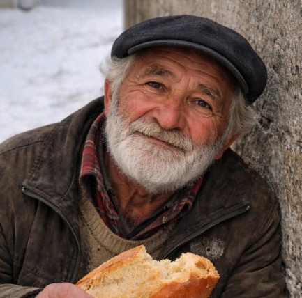 Vefat eden eşimin ceketini evsiz bir adama verdim sonra bir mesaj aldım..