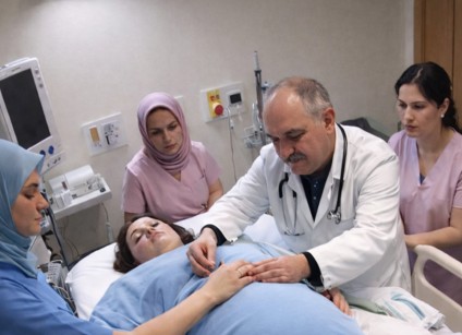 Beş aydan uzun süredir komada olan genç bir kadın