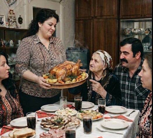 İşte bu da gelinim neredeyse eski gelinim sayılır — oğlum yakında ondan boşanacak.