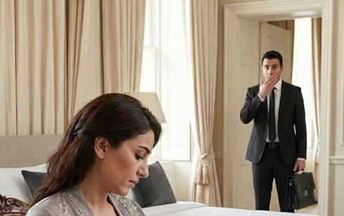 Milyonerin Bebeği Tüm Yiyecekleri Reddetti. Temizlikçi Kadın Ona Anne Sütü Verdi. Ve Çocuk Hayatta Kaldı.