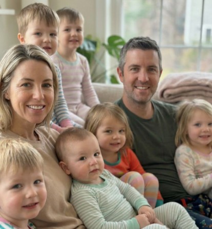 Rahmetli en yakın arkadaşımın dört çocuğunu evlat edindim. Yıllar sonra kapıma gelen bir yabancı, bildiğim her şeyi sorgulamama neden oldu.